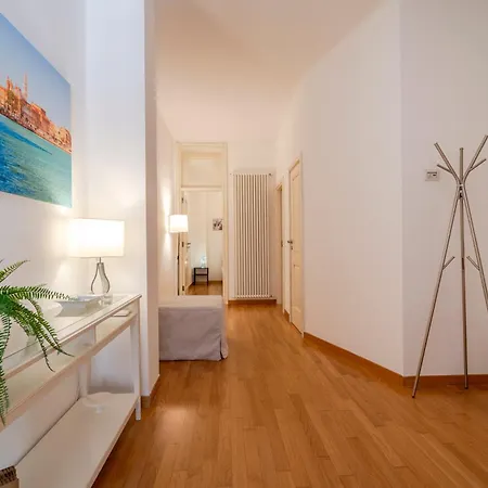 Guesthost - Dimora Del Teatro Sightly Bari