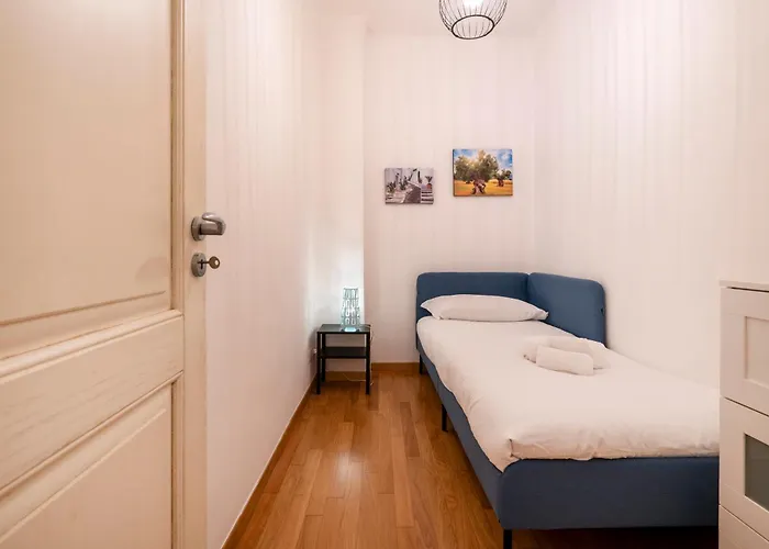 Guesthost - Dimora Del Teatro Sightly Бари