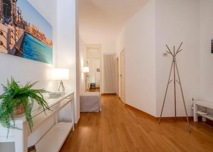 Guesthost - Dimora Del Teatro Sightly Бари