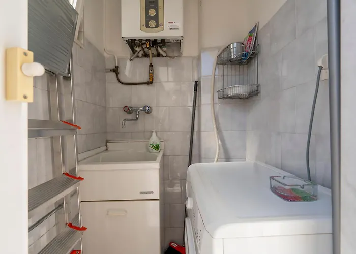 Апартаменты Guesthost - Dimora Del Teatro Sightly *