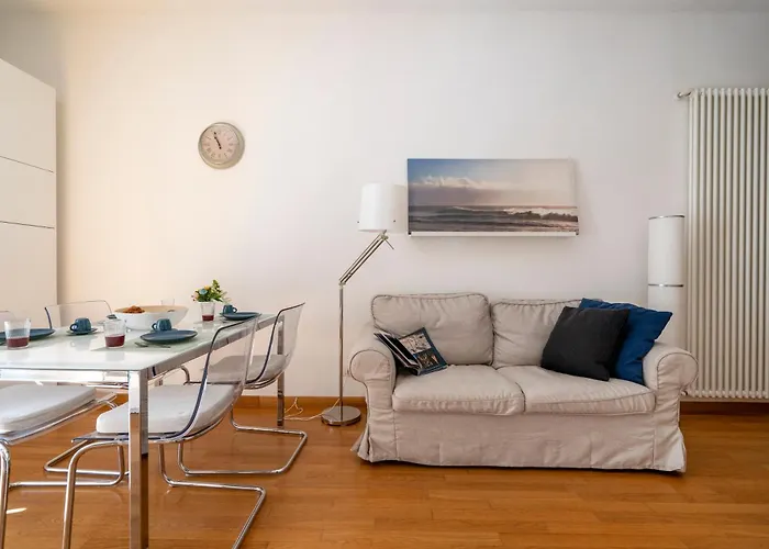 Guesthost - Dimora Del Teatro Sightly Бари