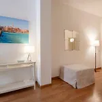 Apartment Guesthost - Dimora Del Teatro Sightly *