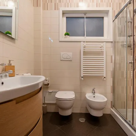 Appartement Guesthost - Dimora Del Teatro Sightly Bari