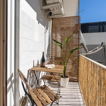 Apartment Guesthost - Dimora Del Teatro Sightly Bari